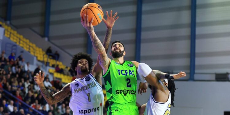 Η Τόφας πέρασε από την Καρδίτσα - www.ertsports.gr