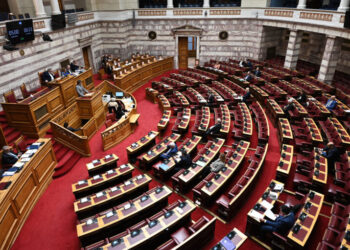 Βουλή: Live η συζήτηση για τη σύσταση διακομματικής επιτροπής για το αγροτικό