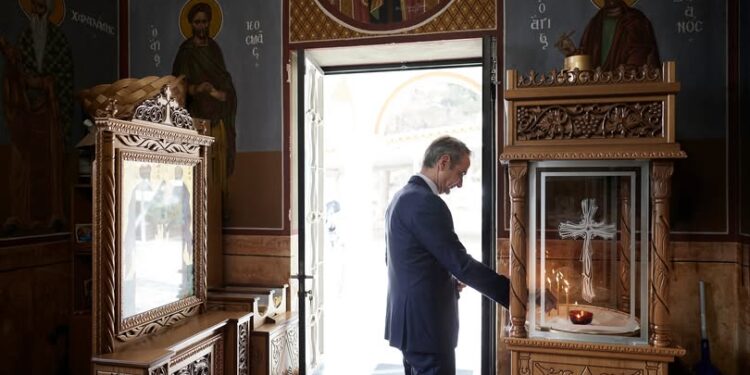 Κ. Μητσοτάκης: Ανάγκη για ρεαλιστικές αποφάσεις – Η φλόγα των Θεοφανείων θα φωτίζει και φέτος τον δρόμο της πατρίδας