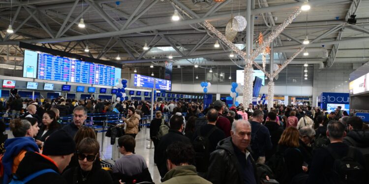 Σε βλάβη κεραίας της ΥΠΑ στα Γεράνεια Όρη φαίνεται να οφείλεται η δυσλειτουργία στο FIR Αθηνών - ertnews.gr