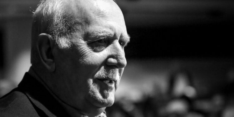 Την Πέμπτη στη Ριτσώνα το τελευταία αντίο στον Γιώργο Παπαδάκη - Θλίψη για τον μακροβιότερου παρουσιαστή της ελληνικής τηλεόρασης - ertnews.gr