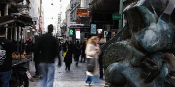 Ανοιχτά μαγαζιά την πρώτη Κυριακή των εκπτώσεων - Το ωράριο λειτουργίας - ertnews.gr