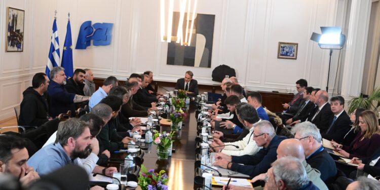 Σήμερα οι αποφάσεις για το μέλλον των μπλόκων: «Συγκρατημένα αισιόδοξος» ο Πρωθυπουργός - «Δεν είναι πλήρως ικανοποιημένοι», λένε οι αγρότες - ertnews.gr