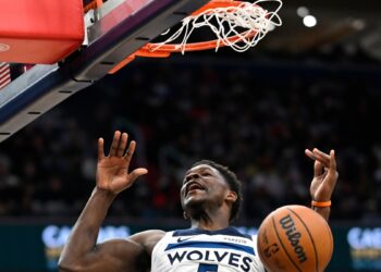 Ο Άντονι Έντουαρντς στον δρόμο που χάραξαν οι Λεμπρόν και Ντουράντ (vid) - www.ertsports.gr