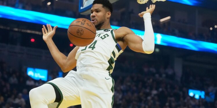 Αντετοκούνμπο: «Δεν είμαστε η ομάδα του 2019-20, πρέπει να πιστέψουμε στους εαυτούς μας» (vid) - www.ertsports.gr