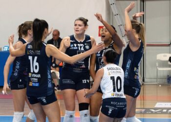 Πέρασε από το Μαρκόπουλο ο ΑΟ Θήρας - www.ertsports.gr