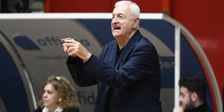 Σάκοτα: «Να έχω διαθέσιμους τουλάχιστον όσους παίκτες είχα στην προπόνηση» - www.ertsports.gr