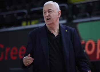 Κωνσταντής: «Κάθε εβδομάδα βγαίνει κι άλλος παίκτης μπροστά, το να συνεργάζεσαι με τον Σάκοτα είναι ό,τι καλύτερο» - www.ertsports.gr