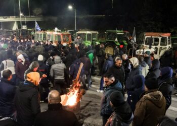 Κυβερνητικές πηγές για αγρότες: Μικρή μειοψηφία αυτοί που τίναξαν στον αέρα τον διάλογο - Σε περίπτωση κλιμάκωσης, μόνες αρμόδιες είναι οι αρχές - ertnews.gr