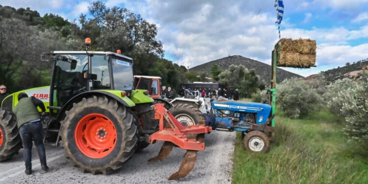 Κριτική της αντιπολίτευσης στην κυβέρνηση για προσχηματικό διάλογο με τους αγρότες - ertnews.gr