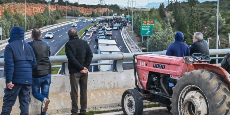 Σκληραίνουν τη στάση τους οι αγρότες- Τα στρατηγικά σημεία των κινητοποιήσεών τους - ertnews.gr