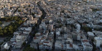 Η στεγαστική κρίση πλήττει Αθήνα και Θεσσαλονίκη – Έλλειψη σε μικρά ακίνητα