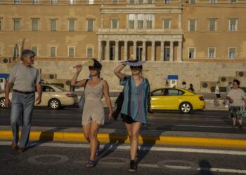 Καύσωνες, ρεκόρ ζέστης και πλημμυρικές βροχές: Πώς «έγραψε ιστορία» ο καιρός το 2025
