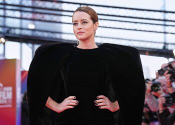 Η Κλερ Φόι απορρίπτει το περιεχόμενο που παράγεται από Τεχνητή Νοημοσύνη