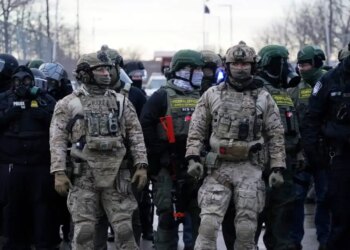 Το Πεντάγωνο έτοιμο να στείλει 1.5000 στρατιώτες στη Μινεσότα μετά τις αιματηρές διαδηλώσεις κατά της ICE