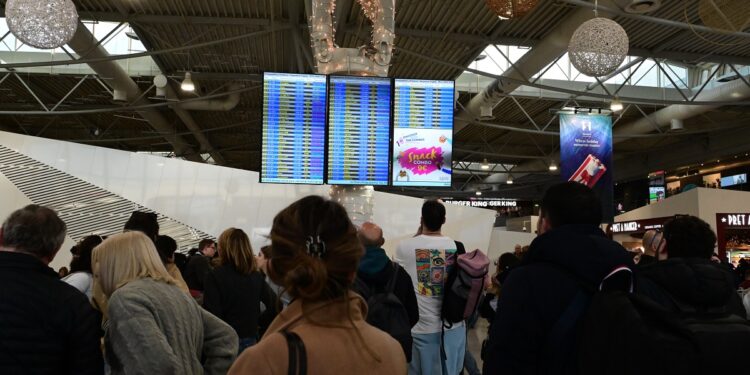 Έρευνα του ΕΡΤnews Radio 105,8 για το χθεσινό black out στο FIR Αθηνών: Τι λένε οι ειδικοί για τα σενάρια και τα αναπάντητα ερωτήματα