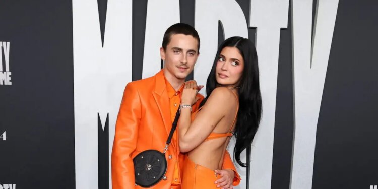 Το πρώτο δημόσιο «σ' αγαπώ» στην Κάιλι Τζένερ μετά την βράβευσή του στα Critics Choice Awards