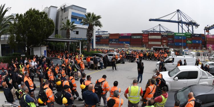 AΔEΔY: Κήρυξη 24ωρης απεργίας στις 6 Φεβρουαρίου για τους εργαζόμενους στις δημόσιες υπηρεσίες Πειραιά και Σαλαμίνας - ertnews.gr