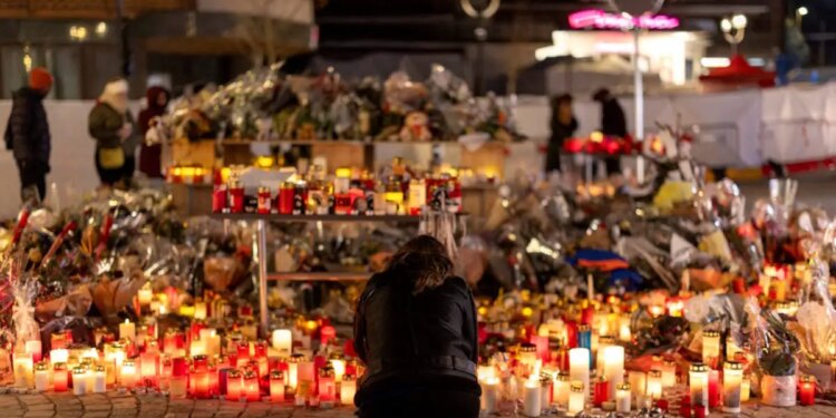 Κραν Μοντανά: Ο ιδιοκτήτης του μπαρ παραδέχτηκε ότι η έξοδος κινδύνου ήταν κλειδωμένη - Πολλά θύματα πέθαναν στην προσπάθειά τους να την ανοίξουν