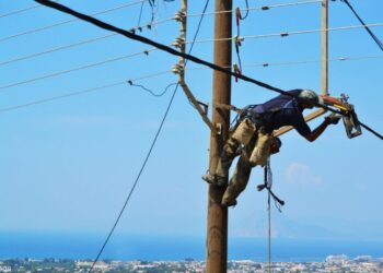 Ένωση Τεχνικών ΔΕΗ: Εργασία σε συνθήκες κακοκαιρίας και με μεγάλη επικινδυνότητα – Τα απαιτούμενα μέτρα