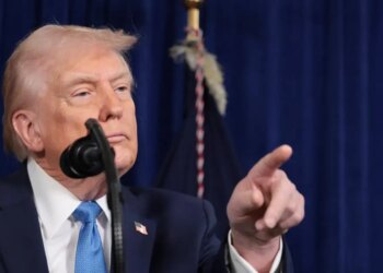 Ο Τραμπ μετά τη Βενεζουέλα απειλεί την Κολομβία: «Μου ακούγεται καλή ιδέα» - Η αναφορά σε Γροιλανδία, Μεξικό και Κούβα