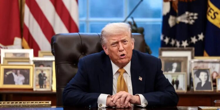 Προκαλεί ο Τραμπ για Γροιλανδία: Απειλεί με δασμούς όλους όσους διαφωνούν με τα σχέδια των ΗΠΑ