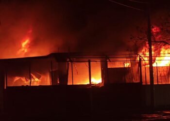 Πυρκαγιά σε εργοστάσιο πλαστικών στο Μενίδι – Επί ποδός η Πυροσβεστική