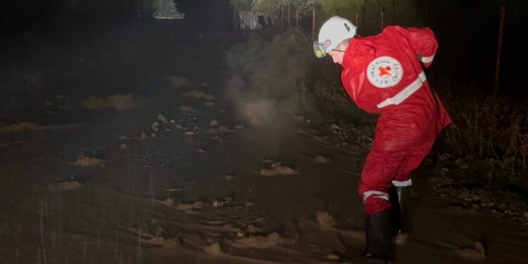 Ο Ελληνικός Ερυθρός Σταυρός βρέθηκε από την πρώτη στιγμή στην πρώτη γραμμή στις πληγείσες περιοχές της Αττικής