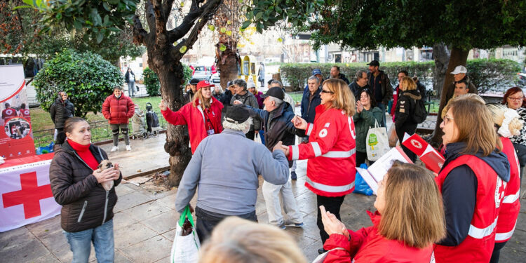 Ο Ελληνικός Ερυθρός Σταυρός προσέφερε μια ζεστή αγκαλιά στους άστεγους