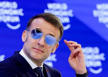 Ο Μακρόν με βίντεο βάζει τέλος στα social media για παιδιά κάτω των 15 ετών στη Γαλλία - Stop και στα κινητά στα σχολεία
