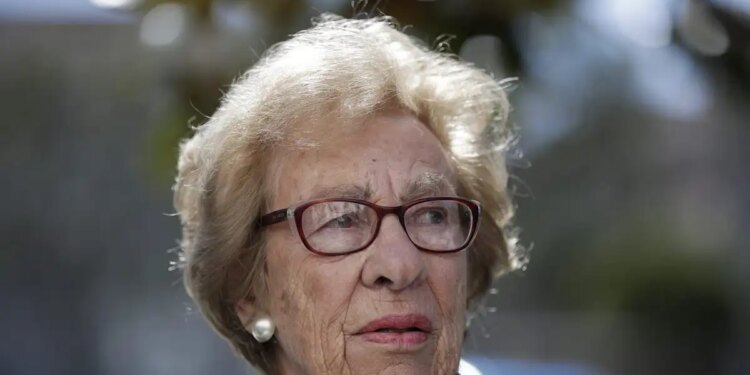 Πέθανε η 96χρονη ετεροθαλής αδερφή της Άννας Φρανκ και επιζήσασα του Ολοκαυτώματος, Εύα Σλος