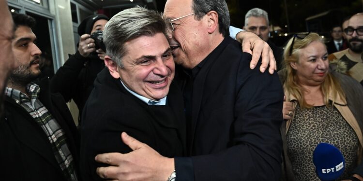 Εξηγήσεις για το κόμμα Καρυστιανού ζήτησε από τον Φαραντούρη ο Φάμελλος – Τι απάντησε