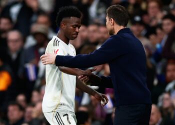 Ο Τσάμπι Αλόνσο απάντησε στα σφυρίγματα του Μπερναμπέου: «Ο Βινίσιους είναι θεμελιώδης για τη Ρεάλ» - www.ertsports.gr