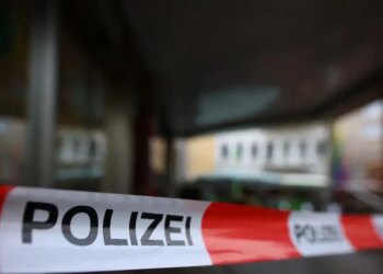 Γερμανία: Ένας νεκρός μετά από σύγκρουση λεωφορείου με τρένο στο Αμβούργο