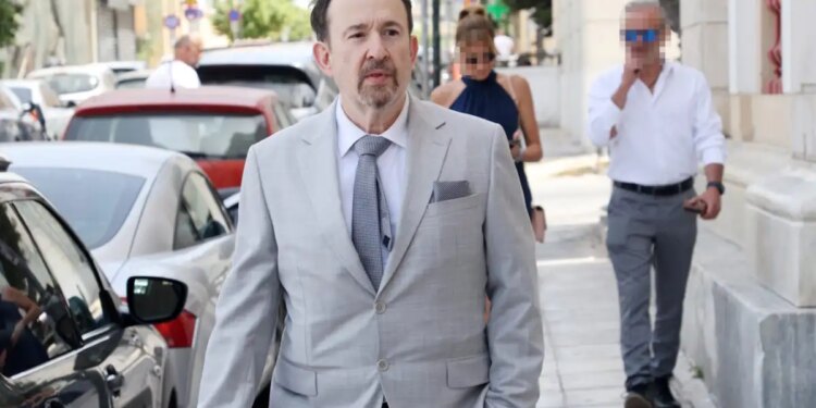 Ο Γιάννης Παπαμιχαήλ χώρισε από τη σύζυγό του, Ελένη Κολτζή, έναν χρόνο μετά τον γάμο τους