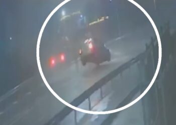 Στο «έλεος» των ανέμων:  Πότε αναμένεται να αναχωρήσουν τα «δεμένα» πλοία – Εικόνες σοκ από Ηλεία και Αλεξανδρούπολη