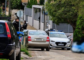Έγκλημα στη Γλυφάδα: «Σκότωσα τους γονείς μου θα σκοτώσω και τα αδέλφια μου» φώναζε ο 46χρονος - ertnews.gr