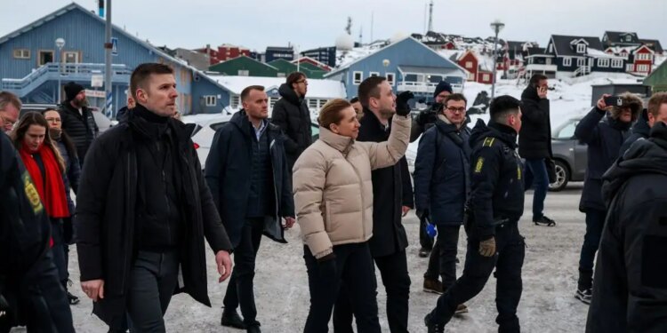 Η πρωθυπουργός της Δανίας στη Γροιλανδία μετά την υπαναχώρηση Τραμπ