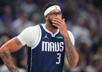 Πρόβλημα με Ντέιβις στους Μάβερικς - www.ertsports.gr