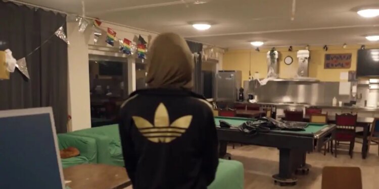 Φρίκη στην Ολλανδία: Επιθέσεις, εκφοβισμοί και ομαδικοί βιασμοί σε βάρος φοιτητριών σε «κολαστήριο» κέντρο φιλοξενίας μεταναστών