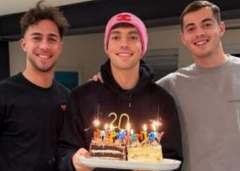 Κωστούλας και Τζίμας γιόρτασαν παρέα τα γενέθλια του τελευταίου (pic) - www.ertsports.gr