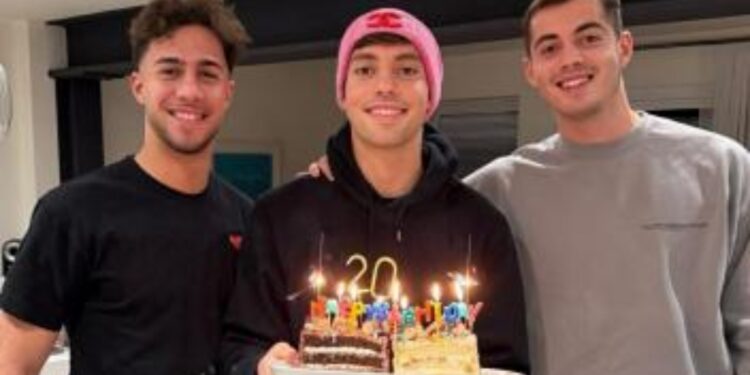 Κωστούλας και Τζίμας γιόρτασαν παρέα τα γενέθλια του τελευταίου (pic) - www.ertsports.gr