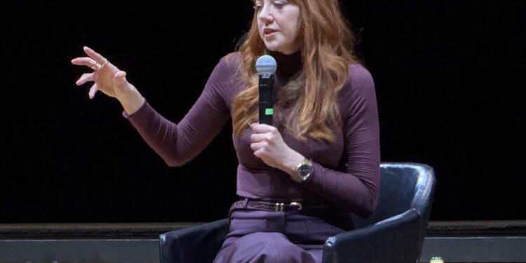 Diane Morgan στη Στέγη: Άλλο ο καλλιτέχνης, άλλο το έργο του