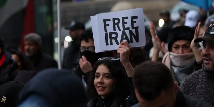 Ιράν: Κλιμακώνονται οι διαμαρτυρίες - Το Ισραήλ «παρακολουθεί στενά» την ώρα που ετοιμάζει επίθεση εναντίον της Χεζμπολάχ στο Λίβανο