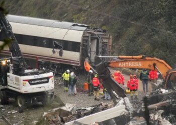 Ισπανία: Στους 46 οι νεκροί από τη σύγκρουση των δύο τρένων - Υπέκυψε στα τραύματά του ένας ακόμα επιβάτης