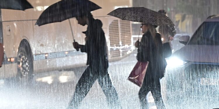 Κρίσιμες οι επόμενες ώρες για την κακοκαιρία: Πότε αναμένονται τα έντονα φαινόμενα και πού χρειάζεται προσοχή