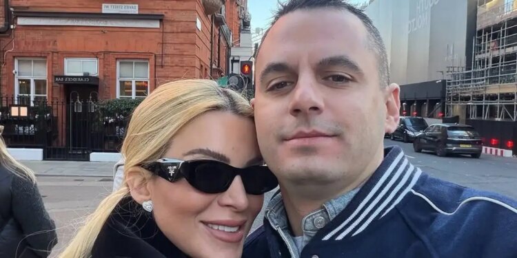 Κατερίνα Καινούργιου και Παναγιώτης Κουτσουμπής πέρασαν τις γιορτές στο Λονδίνο