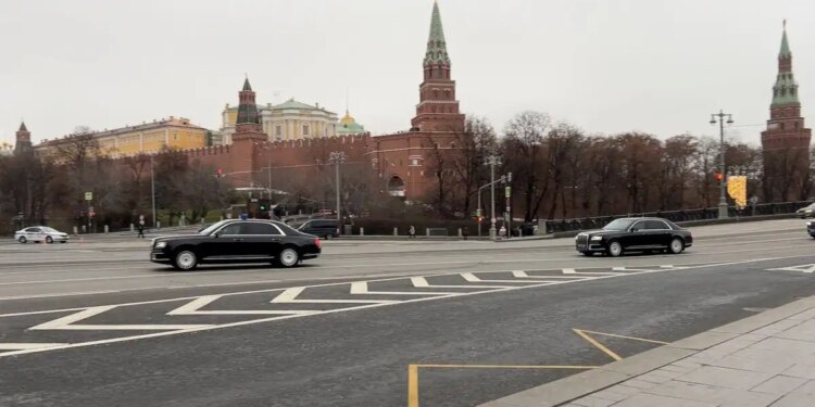 Το Κρεμλίνο συντάσσεται με τον Τραμπ: Έχει δίκιο που υποστηρίζει ότι ο Ζελένσκι καθυστερεί την ειρήνη