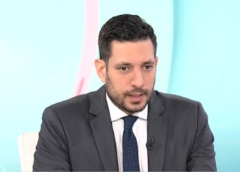 Κυρανάκης στο ΕΡΤnews: Ο Λυμπερόπουλος λέει ψέματα για να υπάρχει στη δημοσιότητα – Η υποχρέωση μηδενικών ρύπων αφορά λιγότερο από το 1% των ταξί