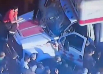Λος Άντζελες: Φορτηγό έπεσε πάνω σε πλήθος που διαδήλωνε κατά του ιρανικού καθεστώτος
